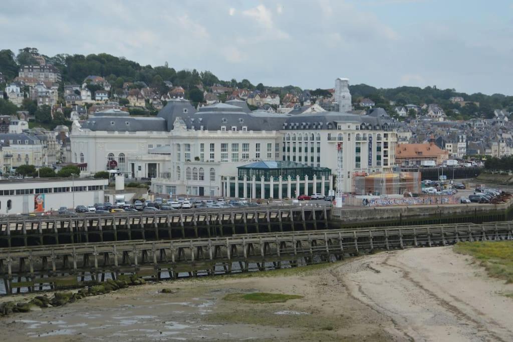 Mini-Duplex Cosy Avec Magnifique Vue Mer Deauville Buitenkant foto