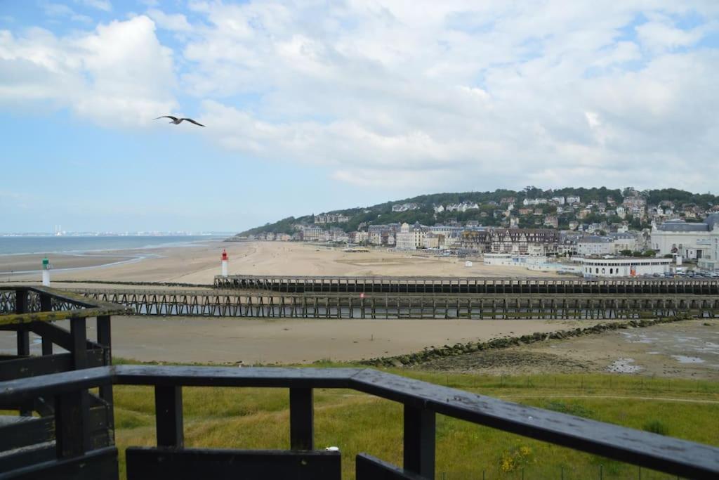 Mini-Duplex Cosy Avec Magnifique Vue Mer Deauville Buitenkant foto